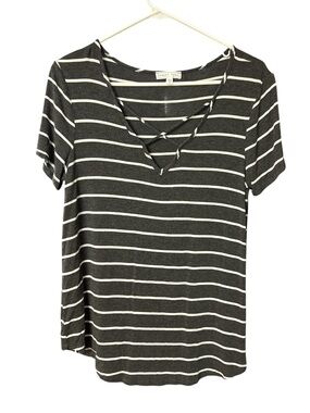 Emery Park stretch, white striped size medium top